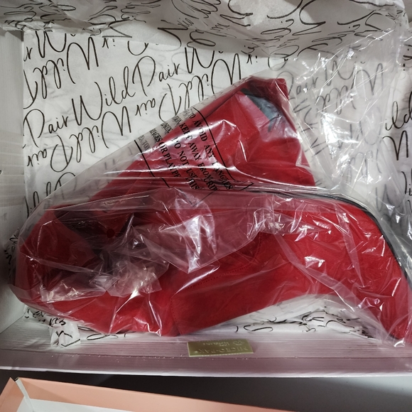 Wild Pair Over the knee boots - Picture 3 of 5